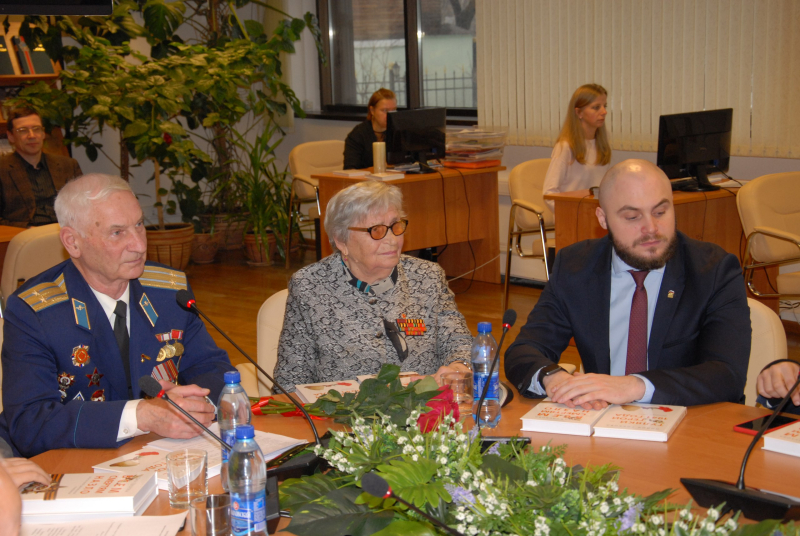 Презентация книг воспоминаний ветерана Великой Отечественной войны Лидии Михайловны Глуховой в музее оружия Тульский Государственный Музей Оружия