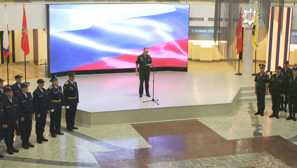В Зале Славы российского оружия торжественно проводили на военную службу новобранцев научно-производственных подразделений армии России Тульский Государственный Музей Оружия