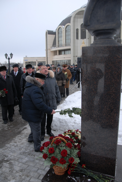 На Аллее Славы знаменитых оружейников г. Тулы музея оружия торжественно открыт бюст Евгения Николаевича Сабинина Тульский Государственный Музей Оружия