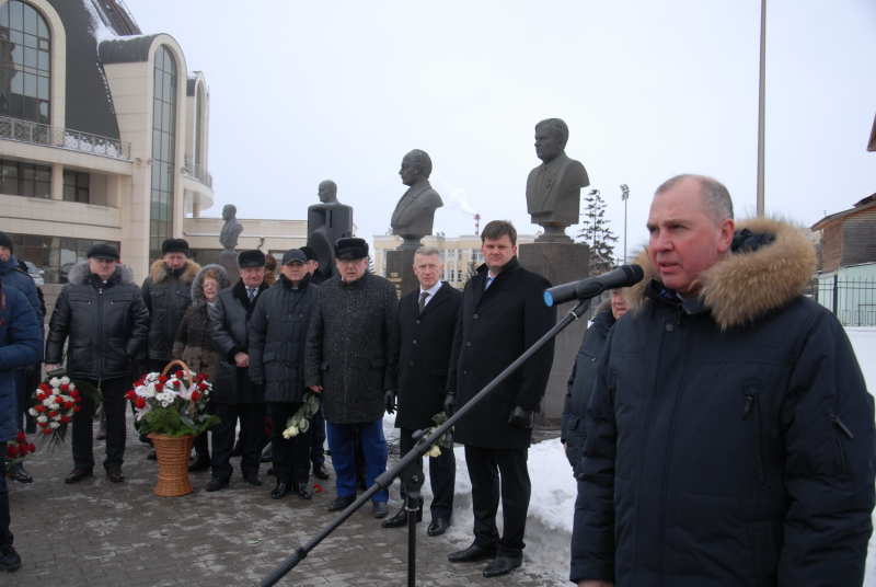 На Аллее Славы знаменитых оружейников г. Тулы музея оружия торжественно открыт бюст Евгения Николаевича Сабинина Тульский Государственный Музей Оружия