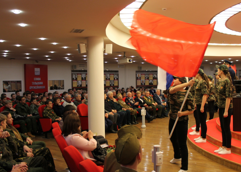 «Спасибо тебе, солдат!». В музее оружия авторы военно-патриотических публикаций… Тульский Государственный Музей Оружия