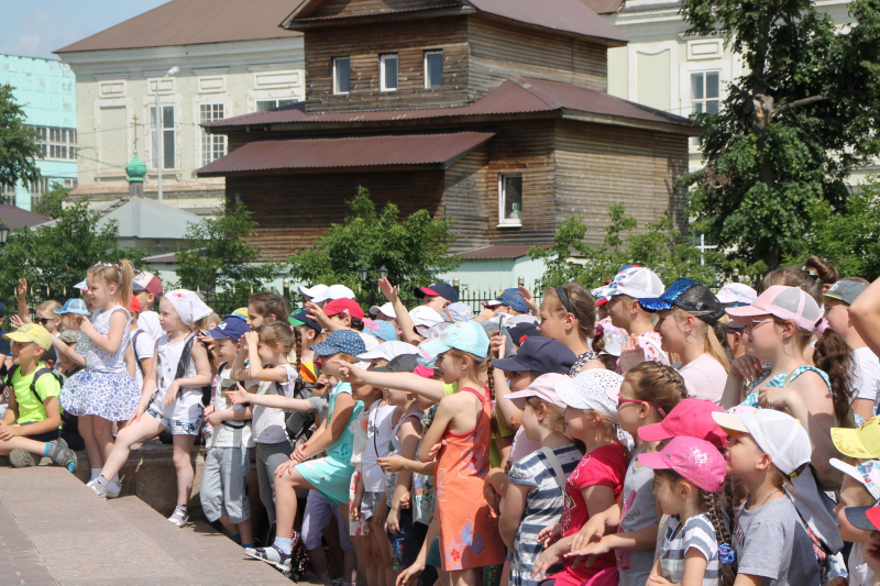 Шлем: Школьники Летом Едут в Музей! Летний праздник в музее оружия Тульский Государственный Музей Оружия
