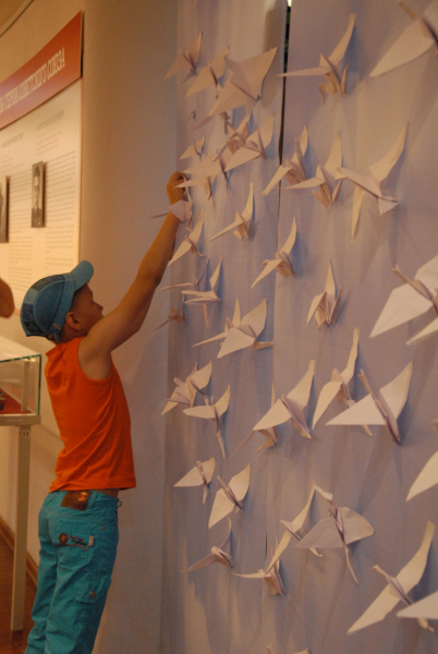 В музее прошли патриотические акции «Красная гвоздика» и «Белые журавли», посвященные Дню Памяти и Скорби Тульский Государственный Музей Оружия