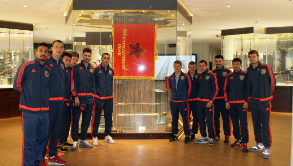 «Спасибо музейщикам за поднятие боевого духа тульского «Арсенала»!» Тульский Государственный Музей Оружия