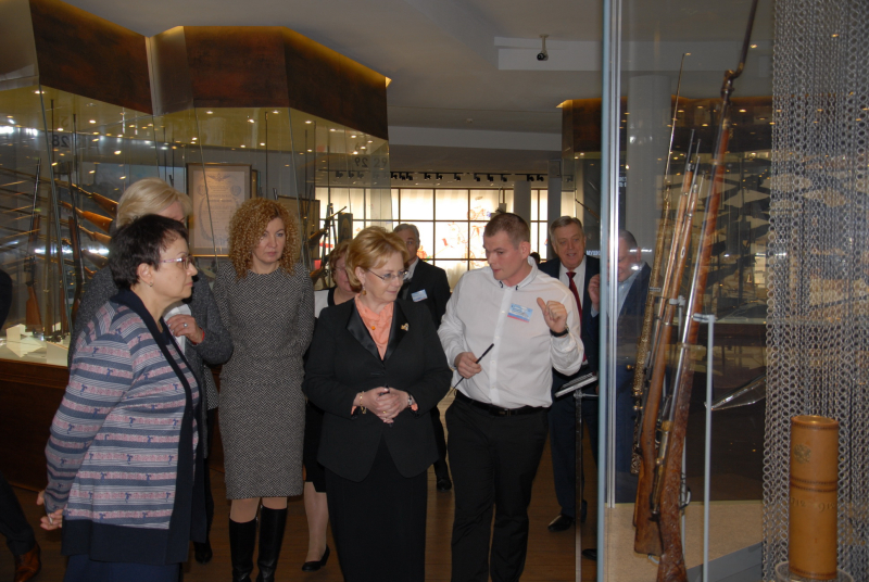 Министр здравоохранения Российской Федерации В.И. Скворцова познакомилась с уникальной коллекцией и ультрасовременной экспозицией Тульского музея оружия Тульский Государственный Музей Оружия