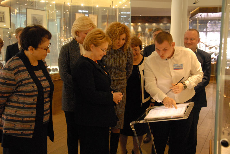 Министр здравоохранения Российской Федерации В.И. Скворцова познакомилась с уникальной коллекцией и ультрасовременной экспозицией Тульского музея оружия Тульский Государственный Музей Оружия