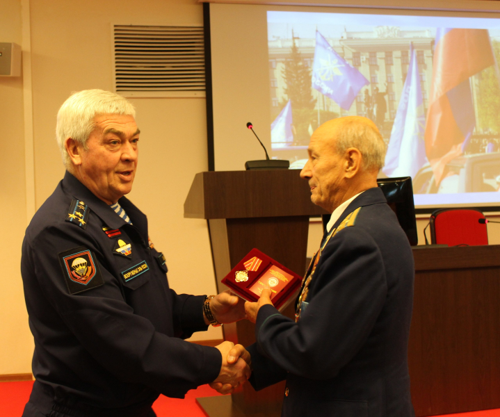 Равнение на ветеранов! Урок мужества в музее оружия Тульский Государственный Музей Оружия