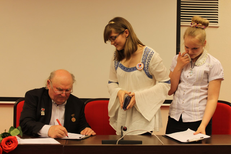 «Настраиваю душу на добро» - новый сборник стихов В.Г. Ходулина Тульский Государственный Музей Оружия