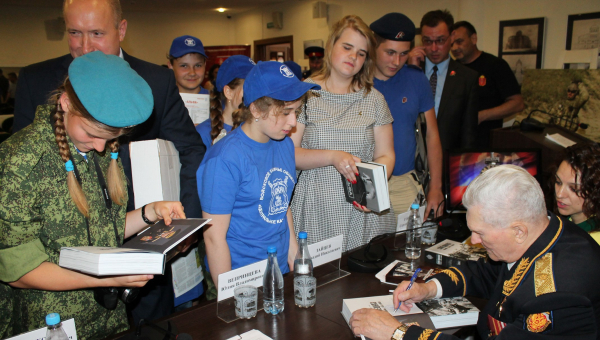 «Диалоги с Героями» в музее оружия: презентация книги «Спецназ «Альфа»: дела и люди» Г.Н. Зайцева Тульский Государственный Музей Оружия