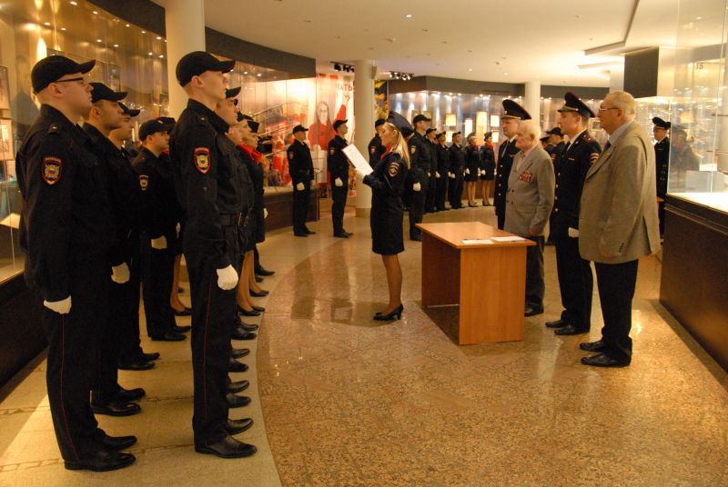 Молодые сотрудники органов и подразделений внутренних дел Тульской области приняли присягу в музее оружия Тульский Государственный Музей Оружия