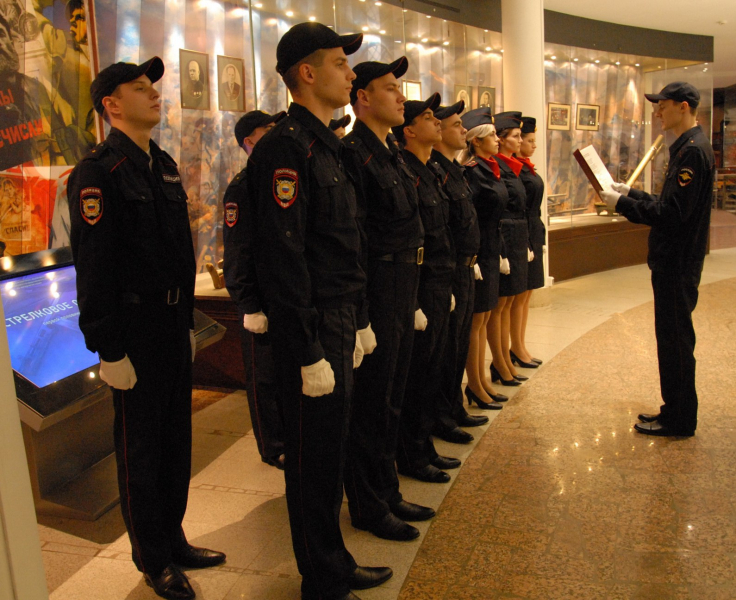 Молодые сотрудники органов и подразделений внутренних дел Тульской области приняли присягу в музее оружия Тульский Государственный Музей Оружия