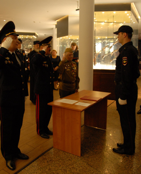 Молодые сотрудники органов и подразделений внутренних дел Тульской области приняли присягу в музее оружия Тульский Государственный Музей Оружия