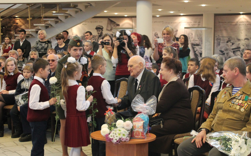 Равняемся на Героев! В музее оружия состоялась ежегодная торжественная церемония посвящения в «юные леоновцы» Тульский Государственный Музей Оружия