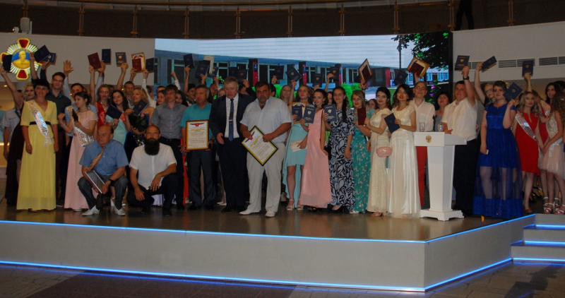 В Тульском музее оружия выпускникам торжественно вручили дипломы о профессиональном образовании Тульский Государственный Музей Оружия