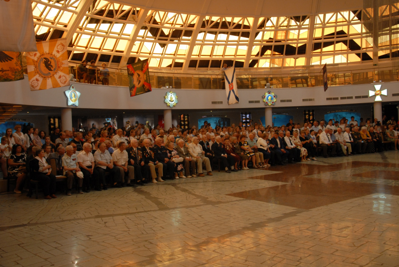В музее оружия состоялось важнейшее историческое событие - музей получил на хранение священные реликвии города-героя Тулы: знамя города-героя Тулы, медаль «Золотая Звезда», орден Ленина и цен Тульский Государственный Музей Оружия