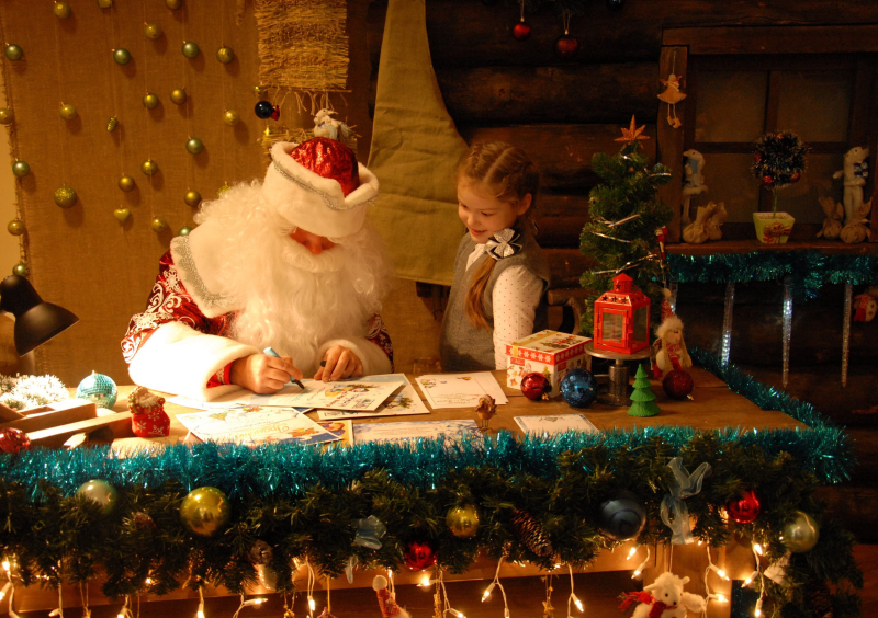 Более 400 мальчишек и девчонок посетили сказочную мастерскую Деда Мороза в музее оружия. Тульский Государственный Музей Оружия