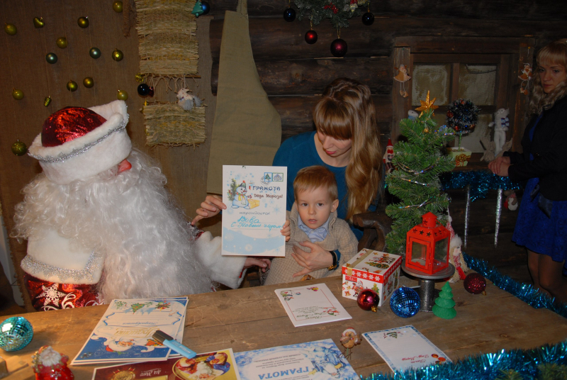 Более 400 мальчишек и девчонок посетили сказочную мастерскую Деда Мороза в музее оружия. Тульский Государственный Музей Оружия