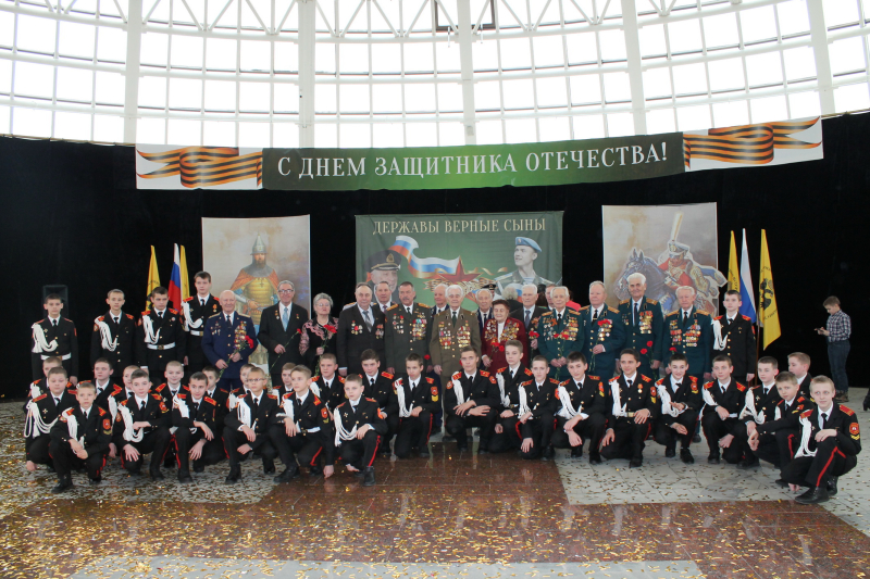 Три поколения воинов принимали поздравления в Тульском музее оружия Тульский Государственный Музей Оружия