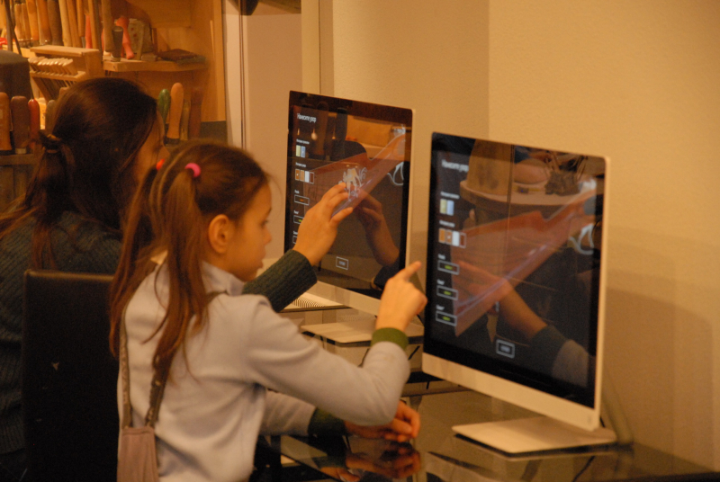 Интерактивный комплекс «Укрась ружье» Тульский Государственный Музей Оружия