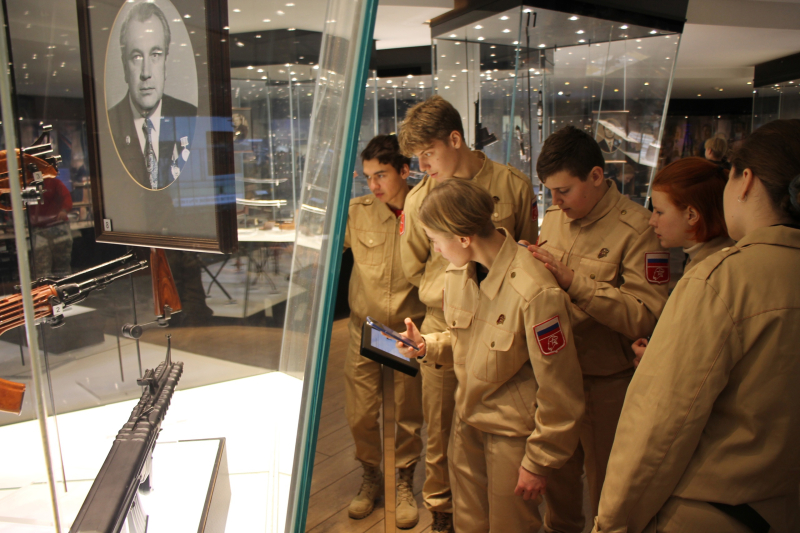 Арсенал и щит России Тульский Государственный Музей Оружия