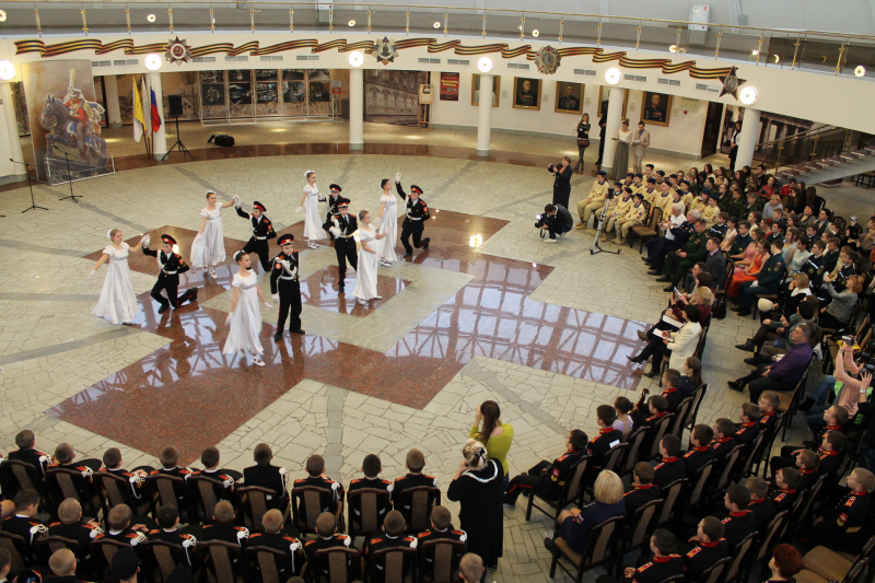 «… И скоро балу быть…» Кадетский бал в музее оружия Тульский Государственный Музей Оружия