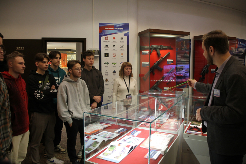 В музее оружия призывники г. Тулы приняли участие во Всероссийской патриотической акции «День призывника» в рамках проекта «Непокоренный рубеж» Тульский Государственный Музей Оружия