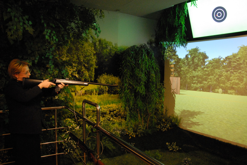 Министр здравоохранения РФ В.И. Скворцова познакомилась с ультрасовременной экспозицией Тульского музея оружия. Тульский Государственный Музей Оружия