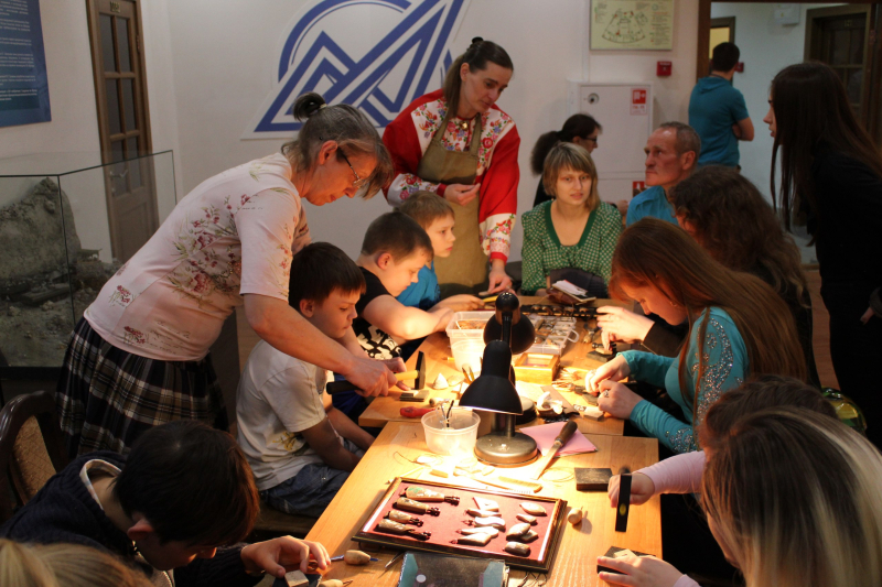 Ночь Музеев продолжается! «Ажур металла рукотворный», «Искусство тульской всечки и резьбы» - мастер-классы в музее оружия Тульский Государственный Музей Оружия