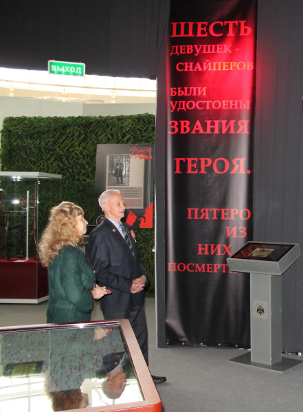 Встреча с боевым летчиком Великой Отечественной войны в фюзеляже самолета на выставке «Война и мифы» в музее оружия Тульский Государственный Музей Оружия