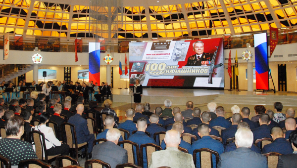 Выставка «Мир Калашникова» к 100-летию легендарного российского конструктора – оружейника открыта в Тульском музее оружия! Тульский Государственный Музей Оружия