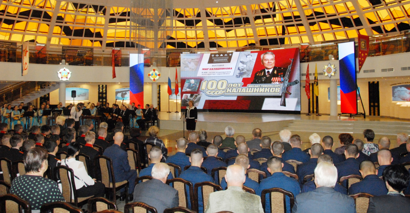 Выставка «Мир Калашникова» к 100-летию легендарного российского конструктора – оружейника открыта в Тульском музее оружия! Тульский Государственный Музей Оружия
