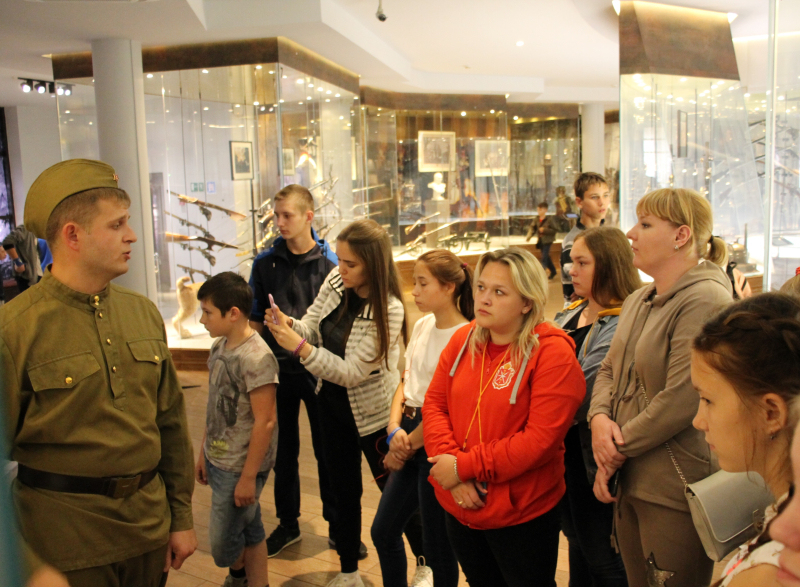 Сегодня Тульский музей оружия встречал детей из семей, пострадавших от наводнения в Иркутской области. Тульский Государственный Музей Оружия