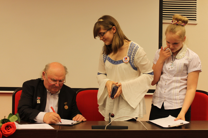 «Настраиваю душу на добро» - новый сборник стихов В.Г. Ходулина Тульский Государственный Музей Оружия