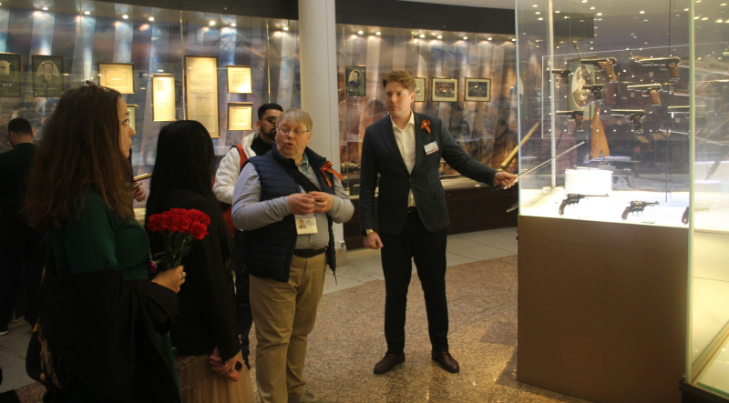 Тульский музей оружия посетила делегация иностранных блогеров Тульский Государственный Музей Оружия