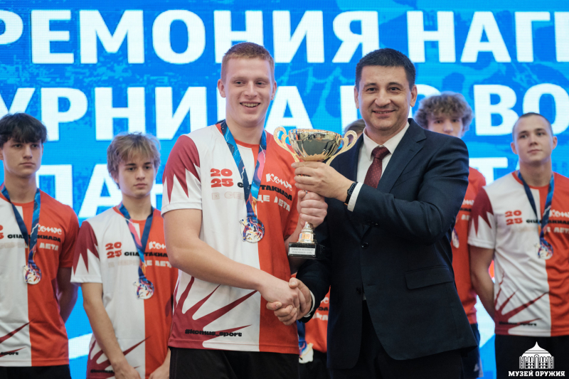 В Тульском государственном музее оружия радушно приняли команды спортсменов – волейболистов Новороссии и Курского приграничья! Тульский Государственный Музей Оружия