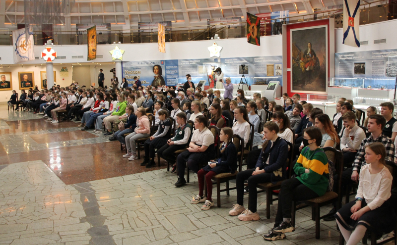 «Память поколений»: проникновенное театрализованное представление состоялось в Тульском музее оружия накануне празднования Дня Победы Тульский Государственный Музей Оружия