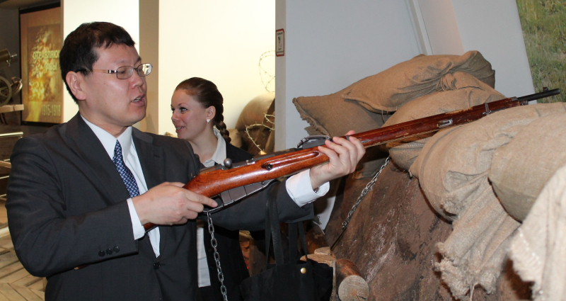 Полномочный министр Посольства Японии в России Токуро Фуруя: « В Японии нет такого музея». Тульский Государственный Музей Оружия