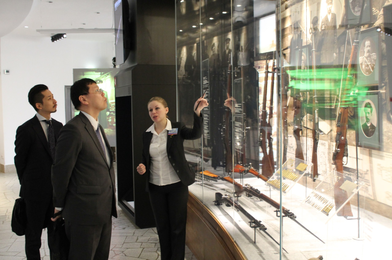 Полномочный министр Посольства Японии в России Токуро Фуруя: « В Японии нет такого музея». Тульский Государственный Музей Оружия