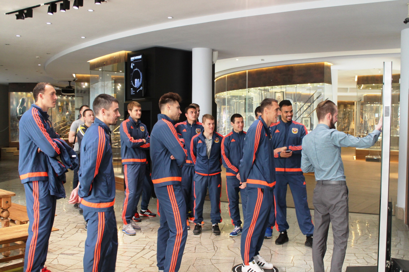 «Спасибо музейщикам за поднятие боевого духа тульского «Арсенала»!» Тульский Государственный Музей Оружия