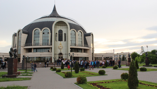 Спешите в музей оружия! Работают оба здания! В здании-шлеме прошли мирные «Музейные баталии» Тульский Государственный Музей Оружия