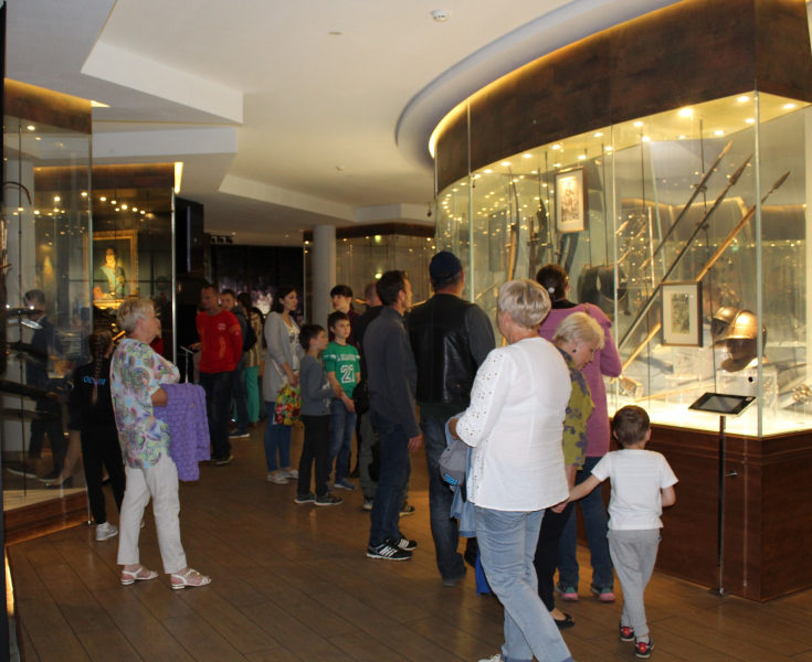 Спешите в музей оружия! Работают оба здания! В здании-шлеме прошли мирные «Музейные баталии» Тульский Государственный Музей Оружия