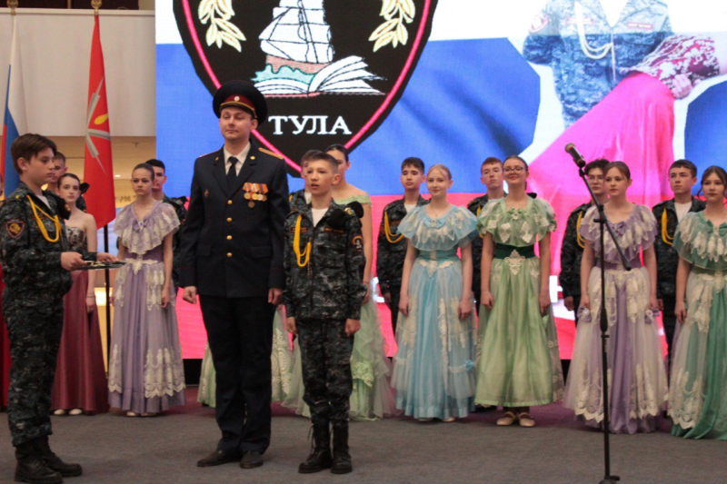Ярким праздником стал выпускной бал Кадетского Центра имени генерала И.В. Болдина в Зале Славы российского оружия Тульского музея оружия Тульский Государственный Музей Оружия
