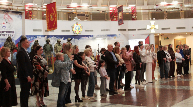 Ярким праздником стал выпускной бал Кадетского Центра имени генерала И.В. Болдина в Зале Славы российского оружия Тульского музея оружия Тульский Государственный Музей Оружия