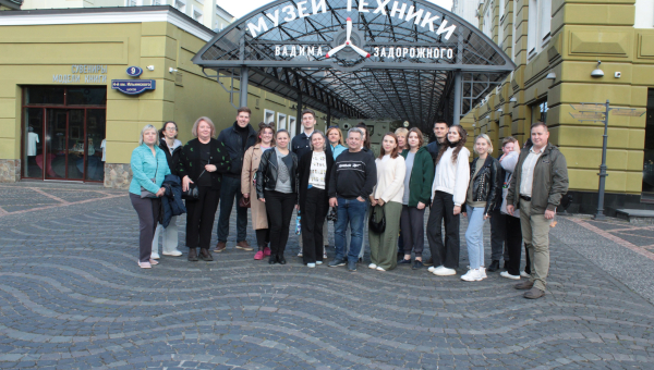 По приглашению московских коллег сотрудники Тульского государственного музея оружия посетили экспозицию Музея техники Вадима Задорожного Тульский Государственный Музей Оружия