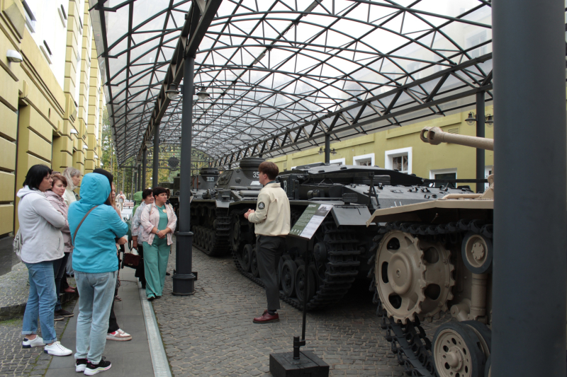 По приглашению московских коллег сотрудники Тульского государственного музея оружия посетили экспозицию Музея техники Вадима Задорожного Тульский Государственный Музей Оружия