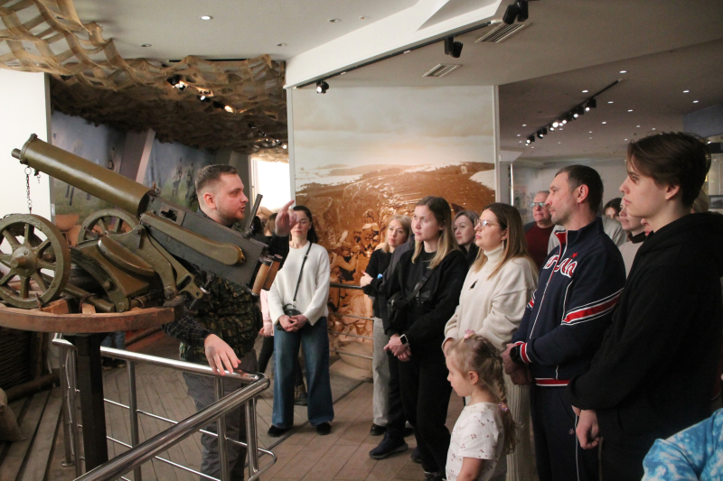 В День защитника Отечества посетителей ожидает глубокое погружение в героическую военную историю России и легендарного тульского оружейного мастерства! Тульский Государственный Музей Оружия