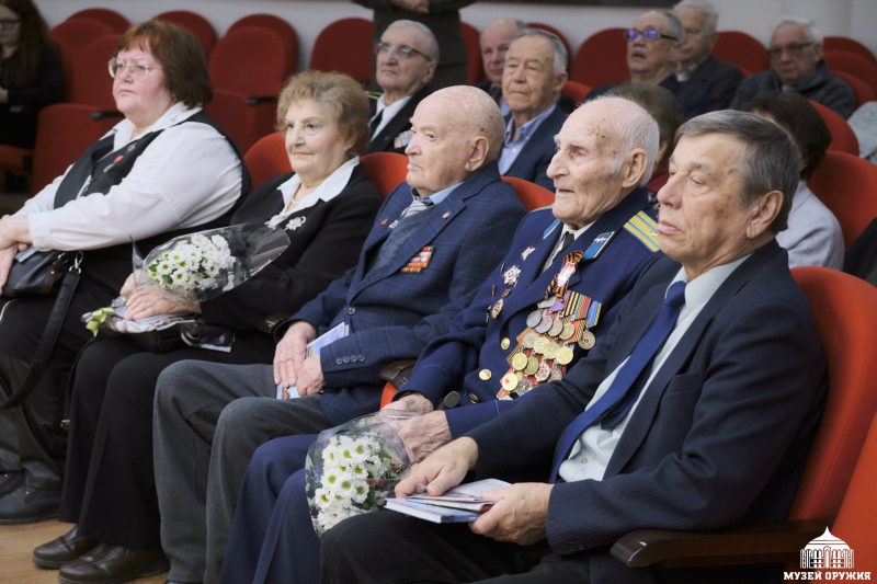 В Тульском государственном музее оружия состоялась презентация новой книги «Архивы памяти моей. Война в воспоминаниях фронтовиков-туляков» Тульский Государственный Музей Оружия