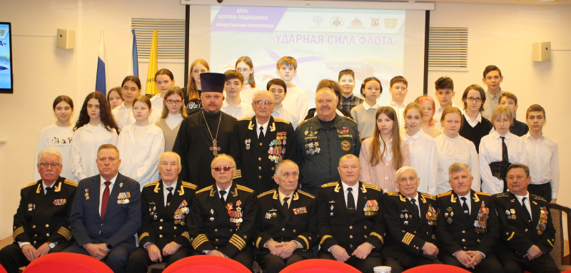 В Тульском музее оружия состоялась встреча членов Тульского морского собрания и Клуба боевых друзей музея с кадетами и суворовцами, учащимися центров образования и студентами Тульский Государственный Музей Оружия