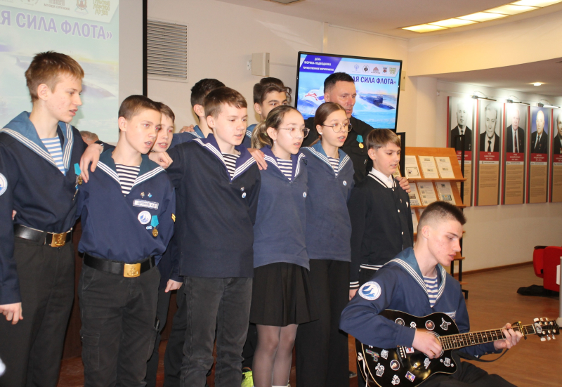 В Тульском музее оружия состоялась встреча членов Тульского морского собрания и Клуба боевых друзей музея с кадетами и суворовцами, учащимися центров образования и студентами Тульский Государственный Музей Оружия