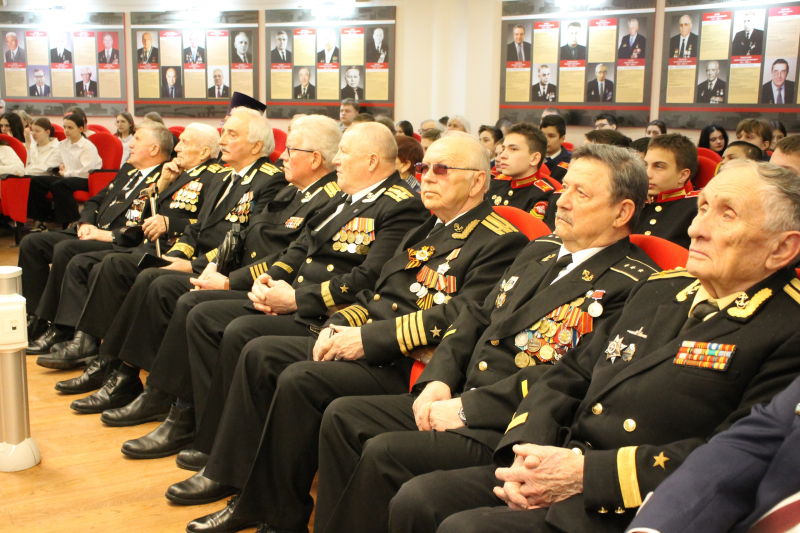 В Тульском музее оружия состоялась встреча членов Тульского морского собрания и Клуба боевых друзей музея с кадетами и суворовцами, учащимися центров образования и студентами Тульский Государственный Музей Оружия